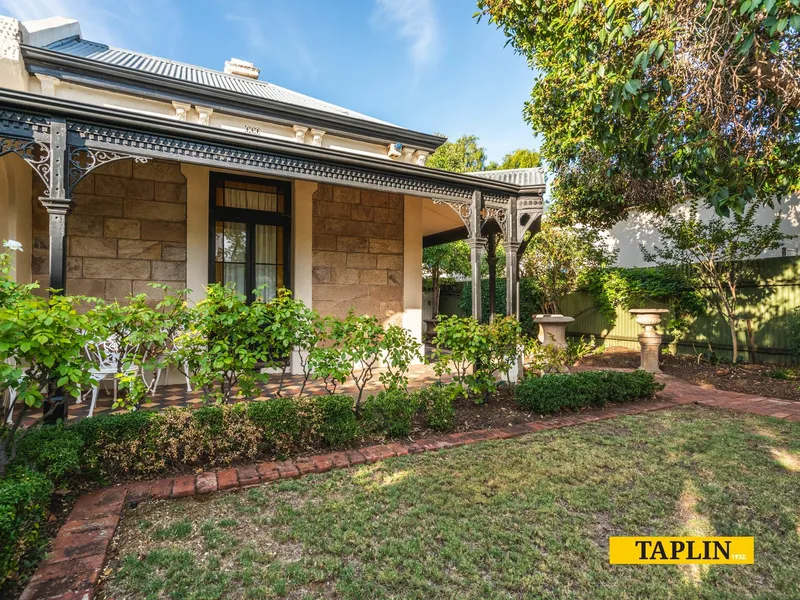 Character Villa Residence