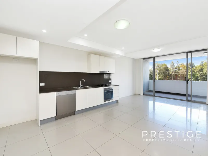 OVERSIZED ONE BEDROOM APARTMENT