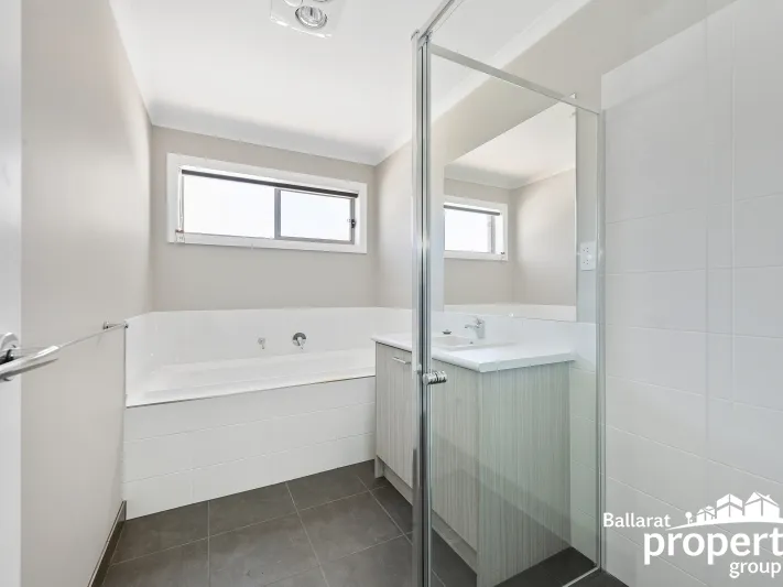 THREE BEDROOM TOWNHOUSE, QUIET COMPLEX CLOSE TO ALL AMENITIES