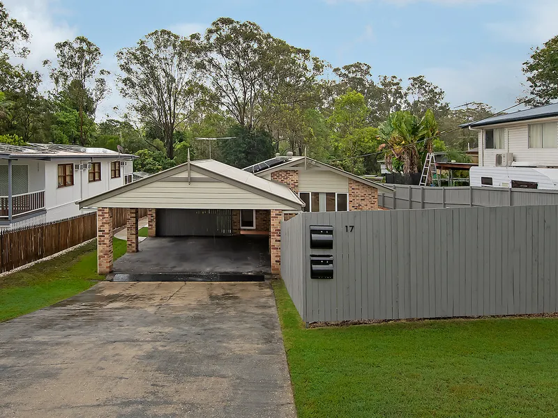 FRESHLY RENOVATED AND CLOSE TO ALL AMENITIES