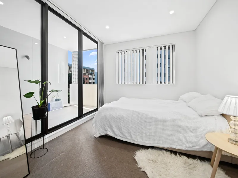 One Bedroom Plus Study Apartment in Homebush