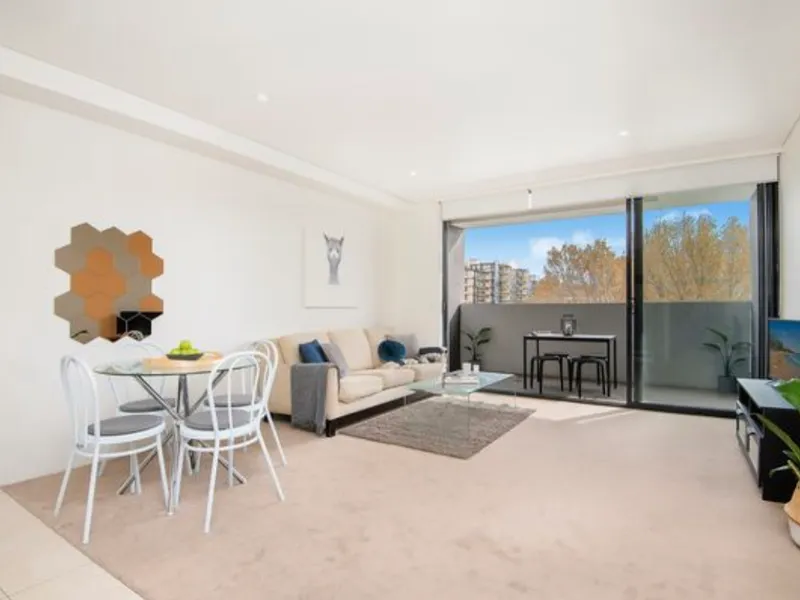 Motivated Vendor - 2 bedroom apartment for sale