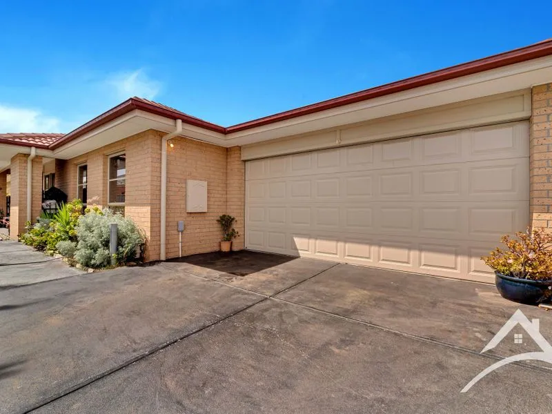 Massive family home in Reflections!