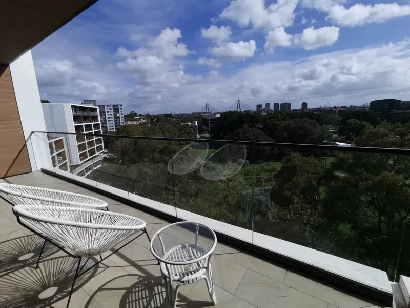 Stunning 3 Bedroom Penthouse Apartment For Lease