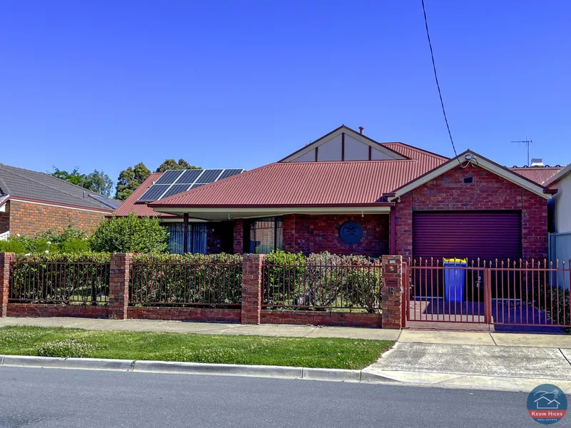 Central Location - 3 Bedroom Townhouse