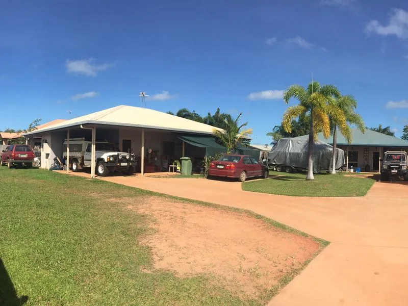 2 x 3 bedroom units on one title