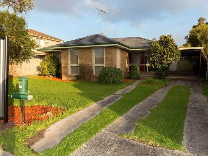 Beautiful Family Home Close To Fountain Gate shopping Centre