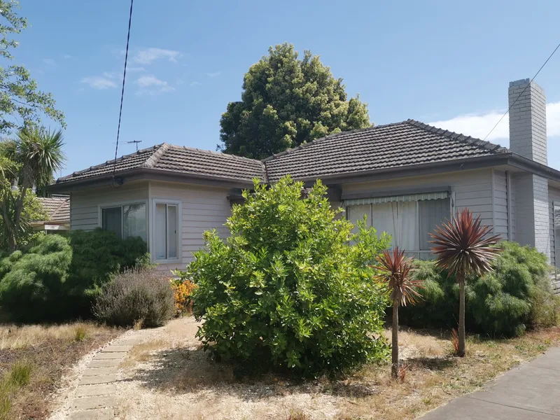 SPACIOUS TWO-BEDROOM UNIT IN A QUIET NEIGHBORHOOD