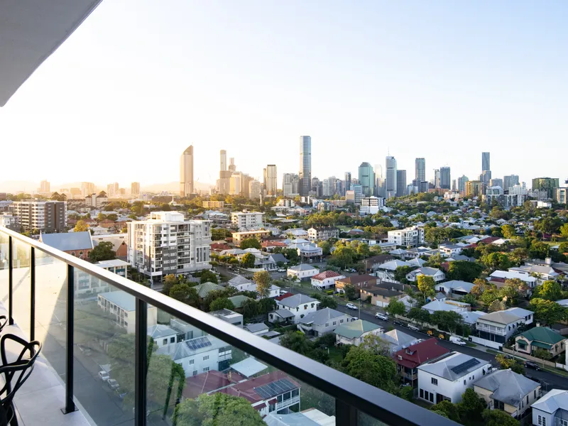 3 Bedroom Apartment - Amazing Value, Amazing Views, Move in this week as vendor allows eary access pre settlement. *