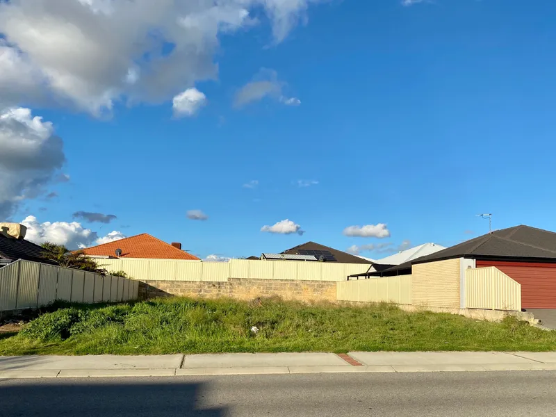 Land for sale in Lakelands WA 