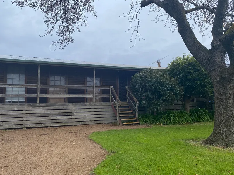 Charming timber cottage!