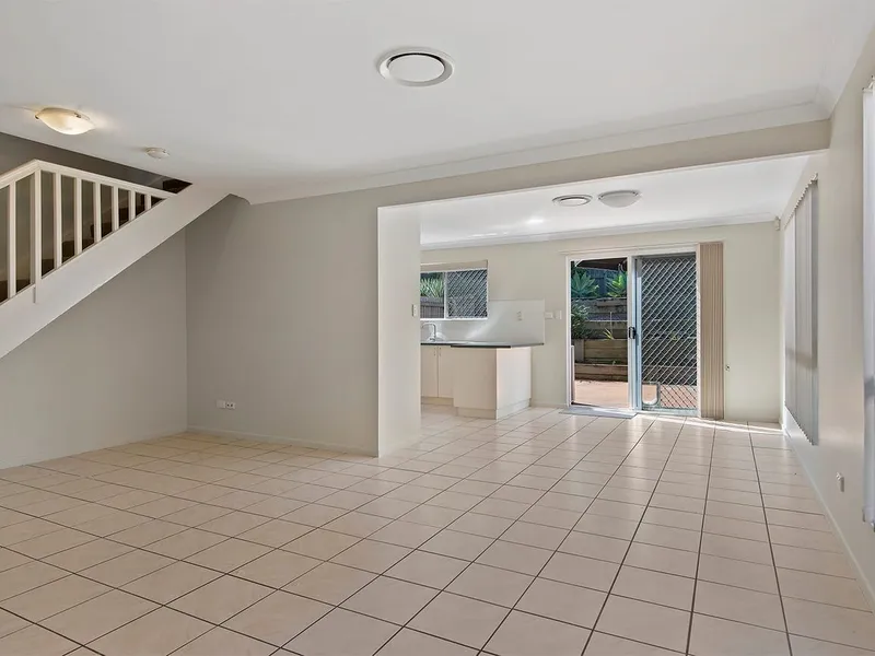 Lovely 3 bed townhome in the heart of convience