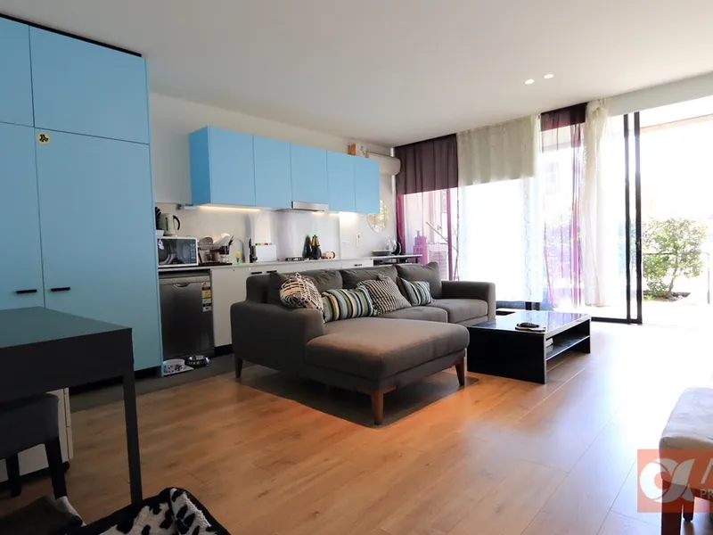 Unique garden courtyard apartment, pet friendly!