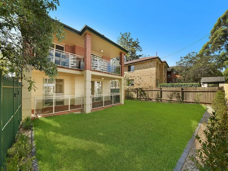 Quality Spacious Three Bedrooms Apartment In Prime Location.