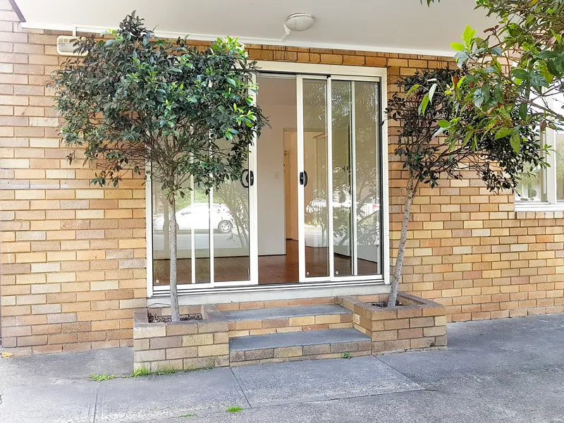 Conveniently Located 2 bedroom apartment