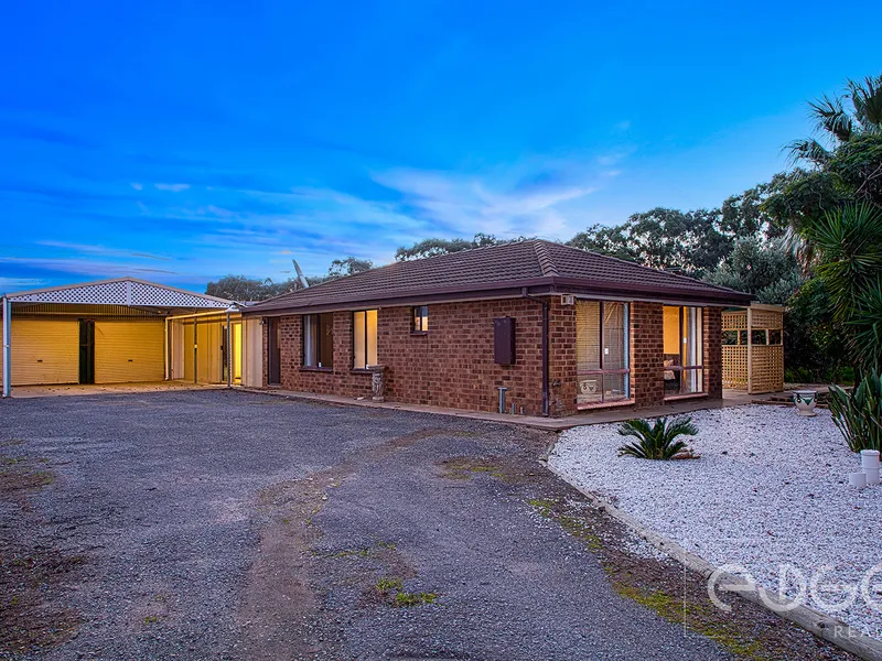 Peaceful Living on an Idyllic 8,405sqm Block!