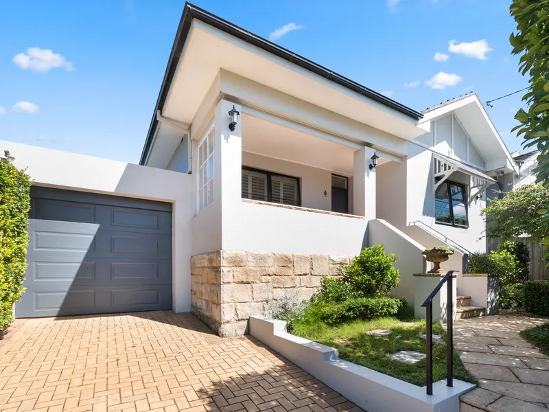 Big Bright & Beautiful Double Brick Entertainer