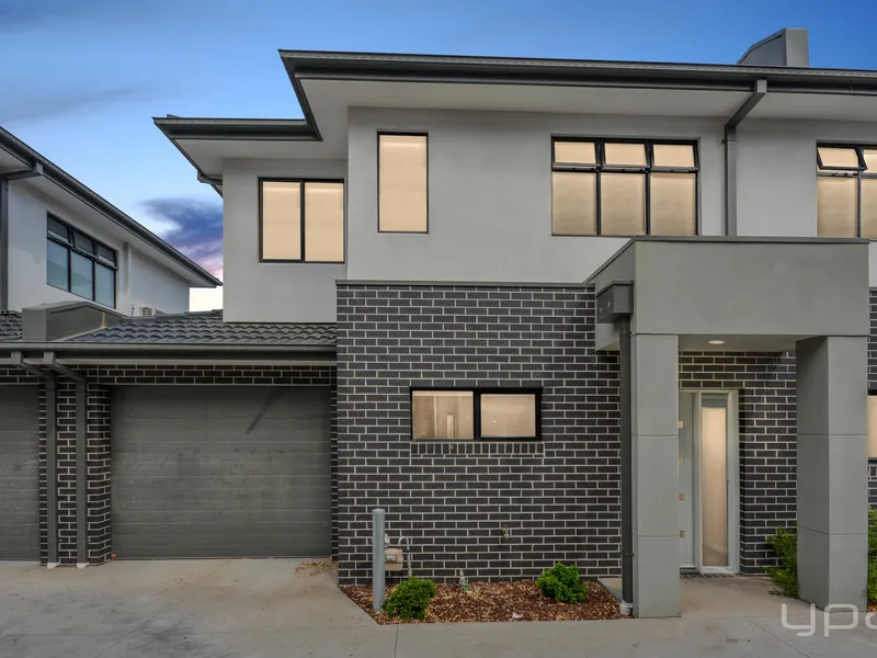 MOVE STRAIGHT IN & SOAK UP THE CENTRAL LIFESTYLE!