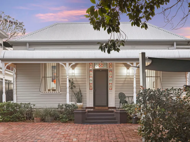 STYLISH & CHIC RENOVATED CHARACTER HOME