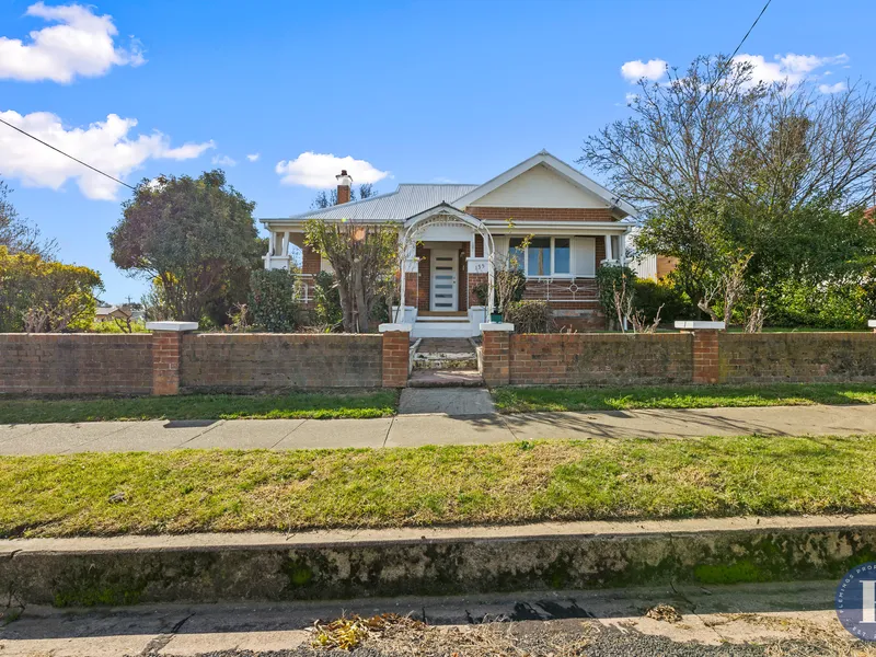 CHARMING HOUSE / CONVENIENT LOCATION