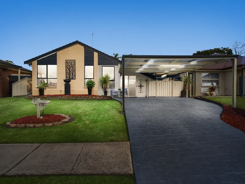Modern 3 Bedroom Home with Pool!