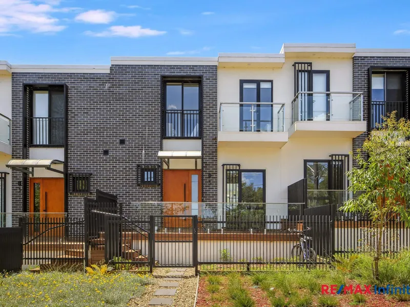 Super Luxury Triple Level Townhouse