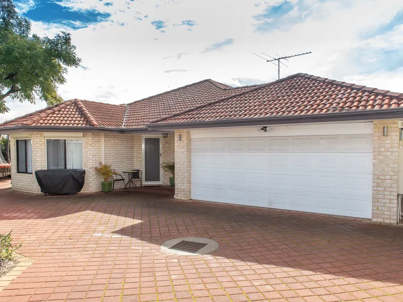 ** TO ARRANGE A VIEWING CLICK ON EMAIL/CONTACT AGENT TO REGISTER **