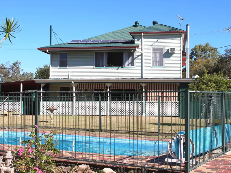 Double Storey Family Home at the Top of Town!