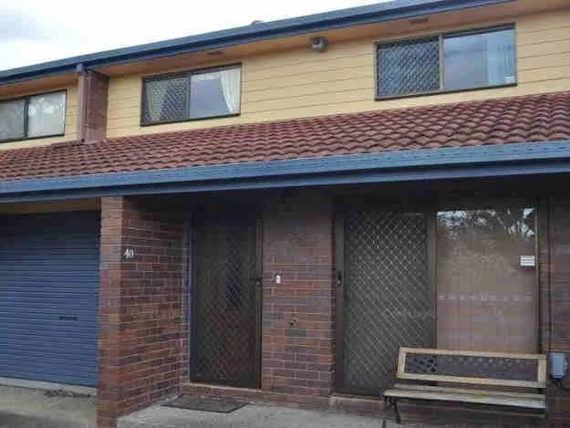 COSY 3 BEDROOM TOWNHOUSE LOCATED IN A HIGHLY ACTIVE LIVEABLE SUBURB - GREAT OPPURTUNITY FOR ALL