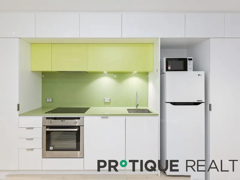 Swanston Square | FURNISHED Two Bedroom Apartment | Near University of Melbourne