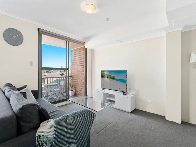 LARGE FURNISHED SPLIT LEVEL HOME