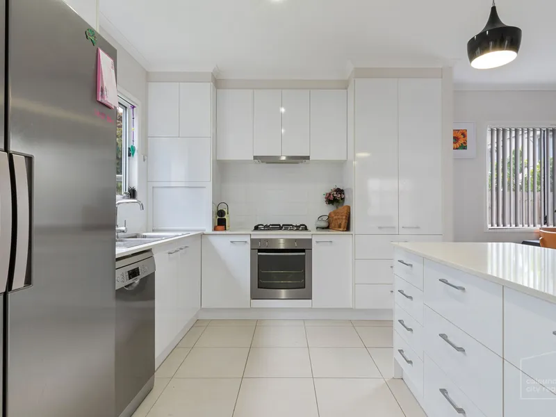 3 BED TOWNHOUSE IN THE HEART OF CALOUNDRA