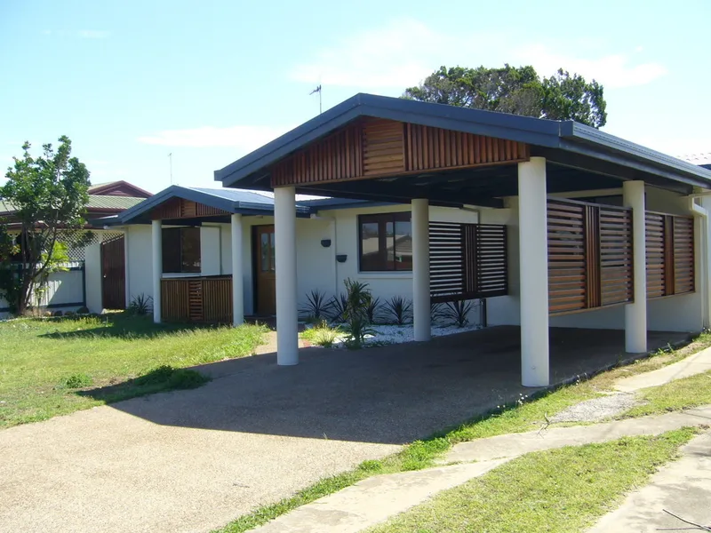 3 Bedroom unit walking distance to beach