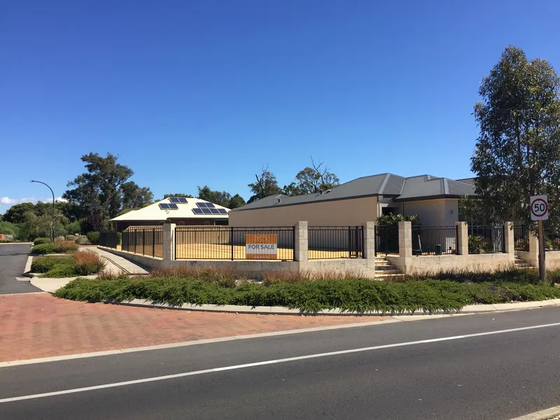 Rare vacant block close to beach and shops