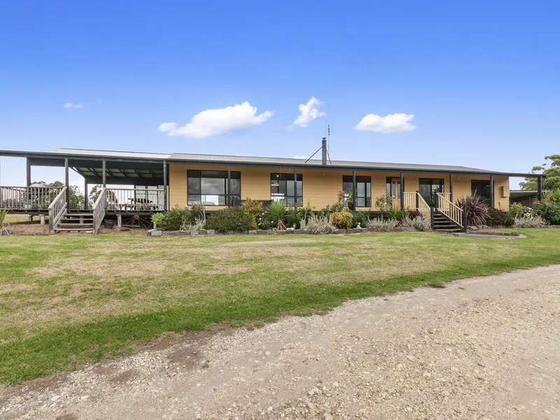 Farmlet with fabulous views