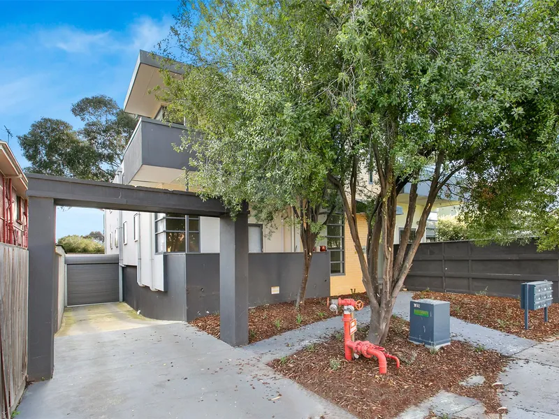 A Beautiful Apartment Perfect For Outdoor Entertaining
