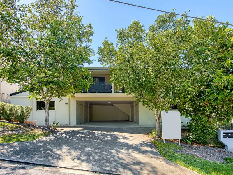 SPACIOUS UNIT IN LEAFY POSITION!