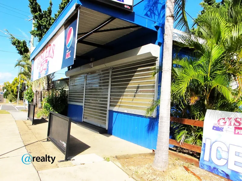 HOUSE + SHOP FRONT on Major Road in North Ipswich