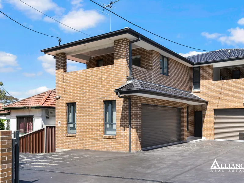 Large duplex – 450m to train station & shops