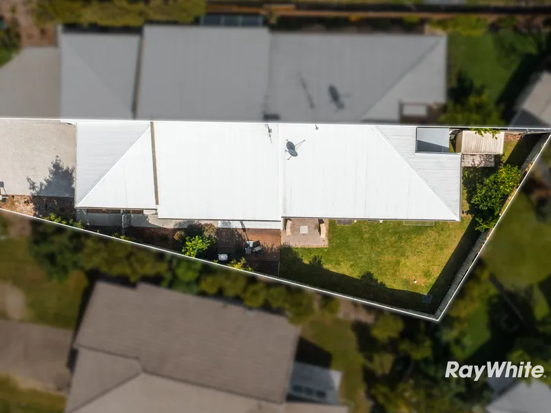 DUPLEX HOME OPPOSITE THE SCHOOL!