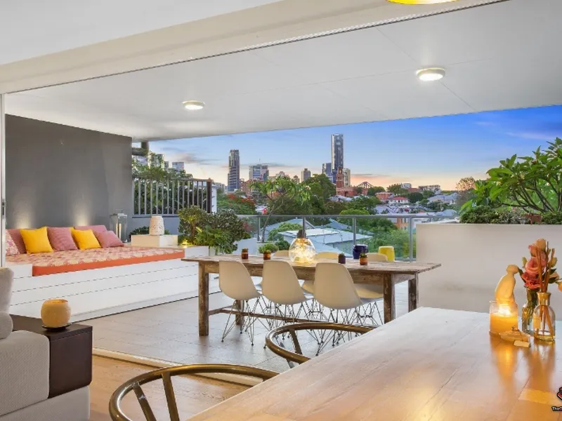 LUXURIOUS 2 BED 2 BATH - INSPECT ANYTIME