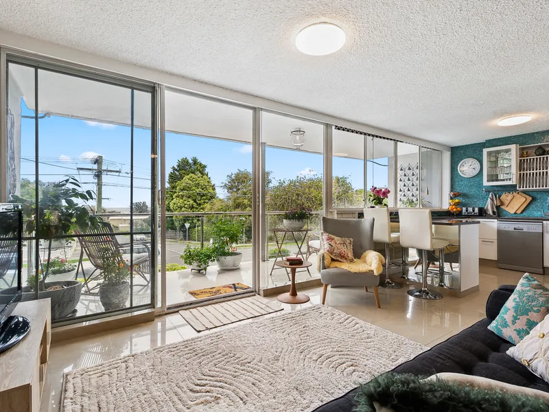 Contemporary Convenience in Elite Lifestyle Locale