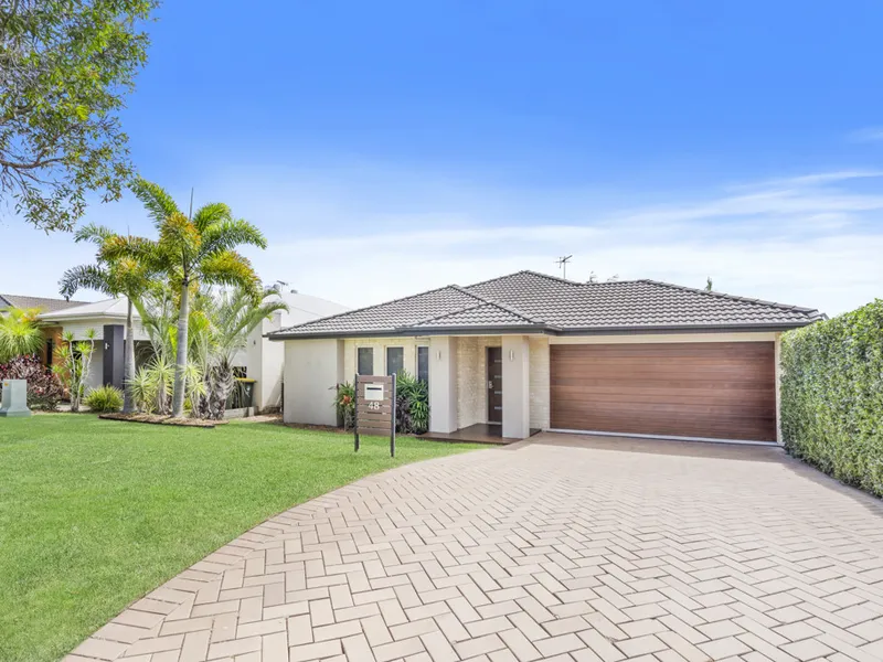 Open Plan Entertainers Paradise