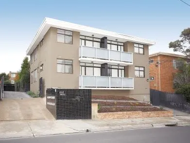 Spacious & Convenient Freshly Painted 2 Bedroom Apartment