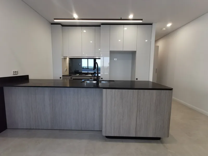 Brand New Luxury Three Bedrooms Apartment!!!