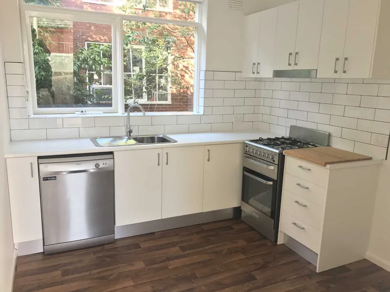 Centrally located apartment with car space