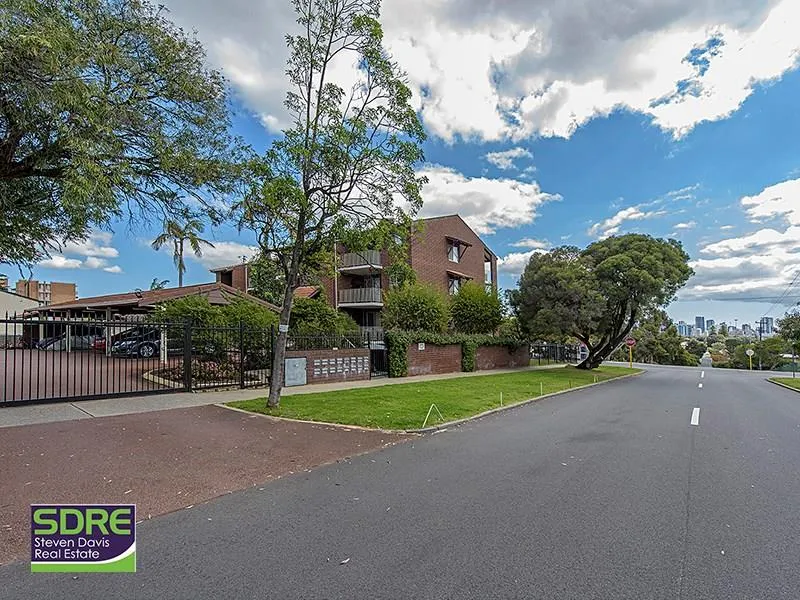 Executive Apartment in Secure Block