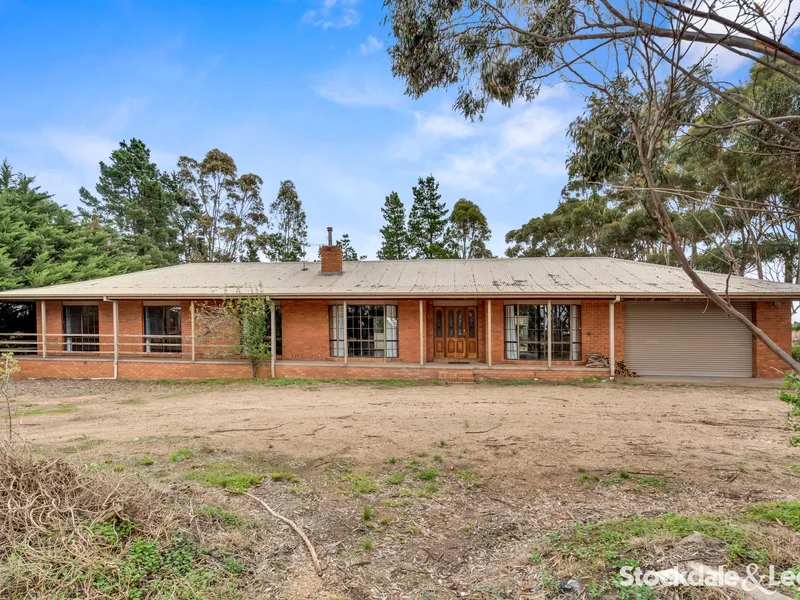Family Home on Acreage!