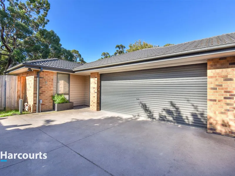 Modern Comfort With Rural Aspect!