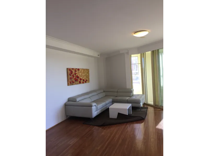 2BED 2BATH - Timber Floor (No Car)